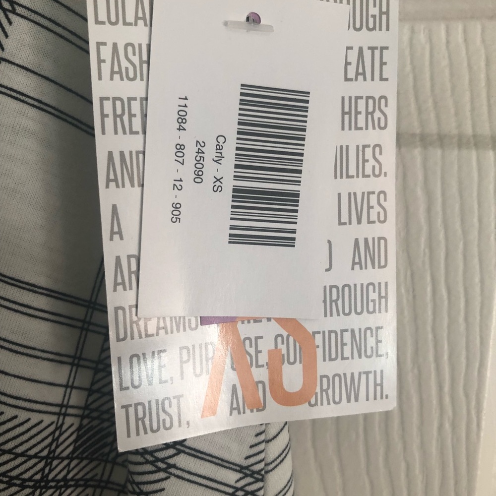 XS Lularoe Carly dress - Picture 3 of 4